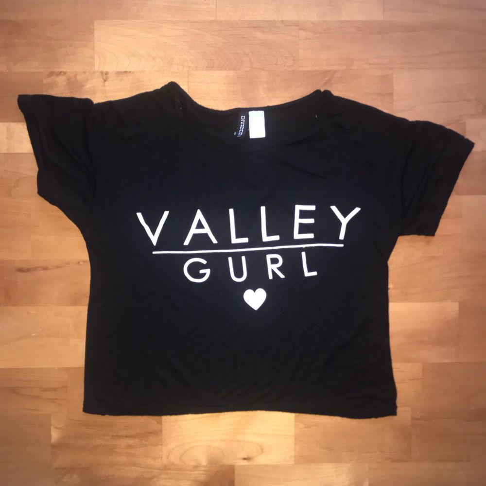 2 H&M black crop tops